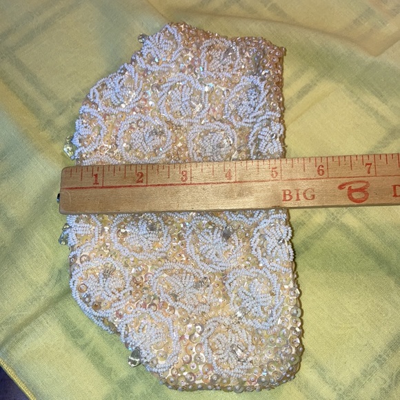 Vtg. BRITISH HONG KONG evening bag, 9 x 5 1/2 x 1 1/2” beaded white $58 - Picture 7 of 8